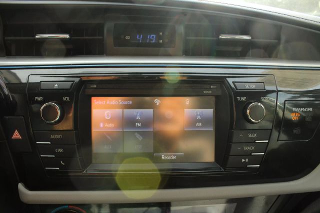 Vehicle image 37 of 41