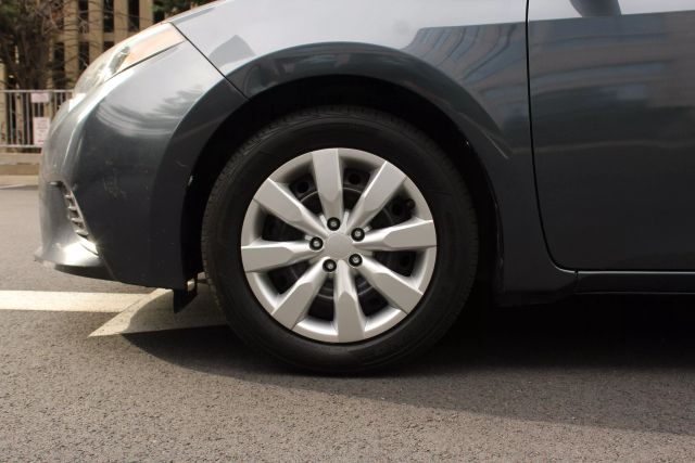 Vehicle image 10 of 41