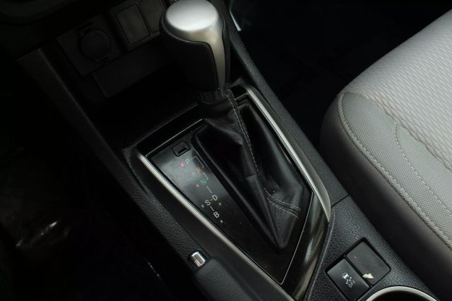 Vehicle image 38 of 41