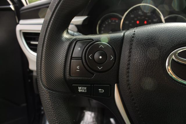 Vehicle image 34 of 41