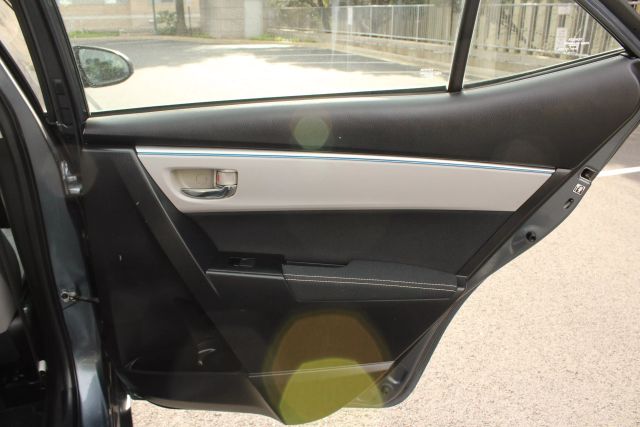 Vehicle image 23 of 41