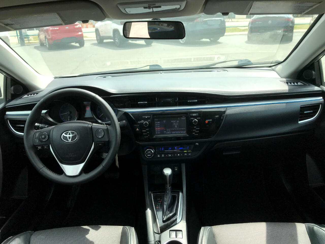 Vehicle image 25 of 42