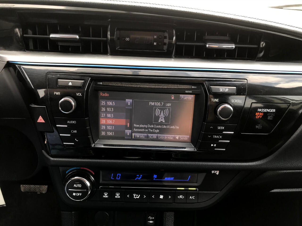 Vehicle image 33 of 42