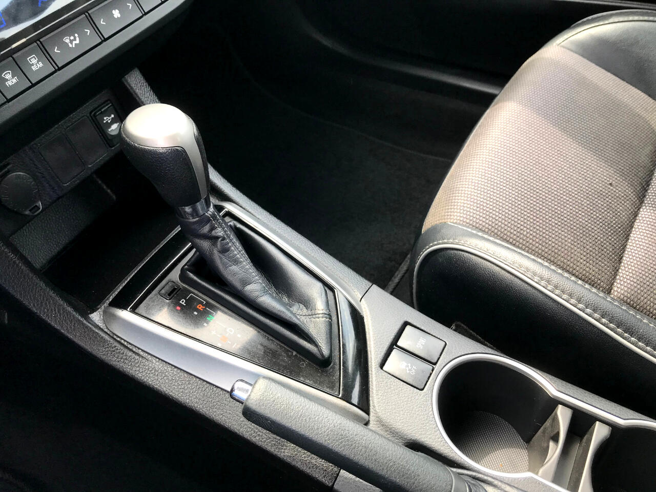 Vehicle image 36 of 42
