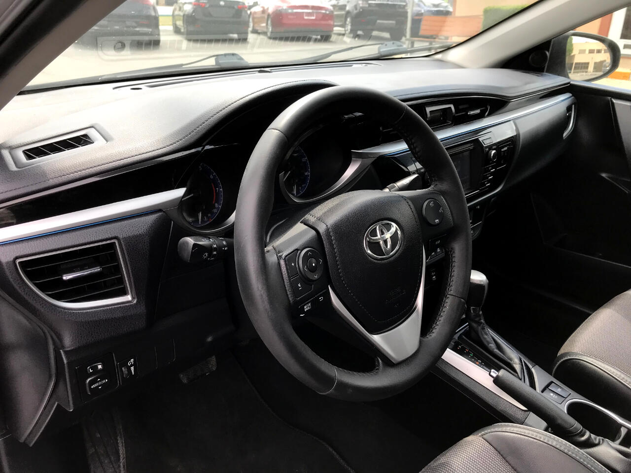 Vehicle image 11 of 42