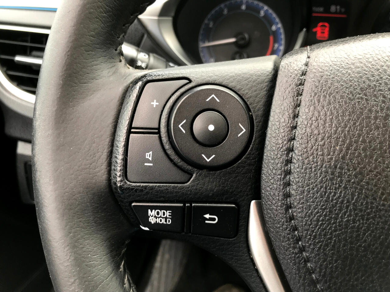 Vehicle image 30 of 42