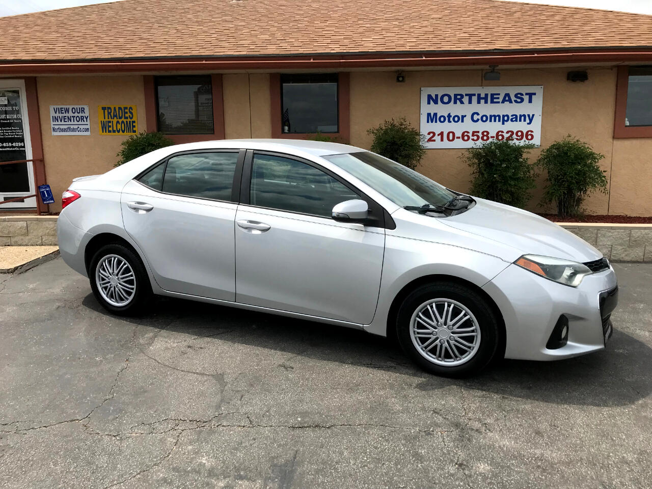 Vehicle image 4 of 42