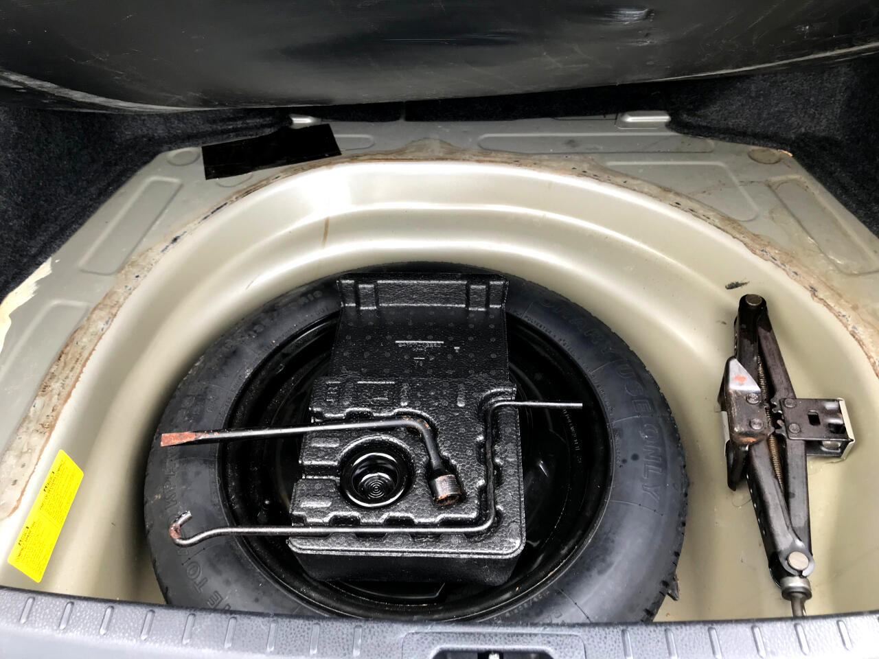 Vehicle image 40 of 42