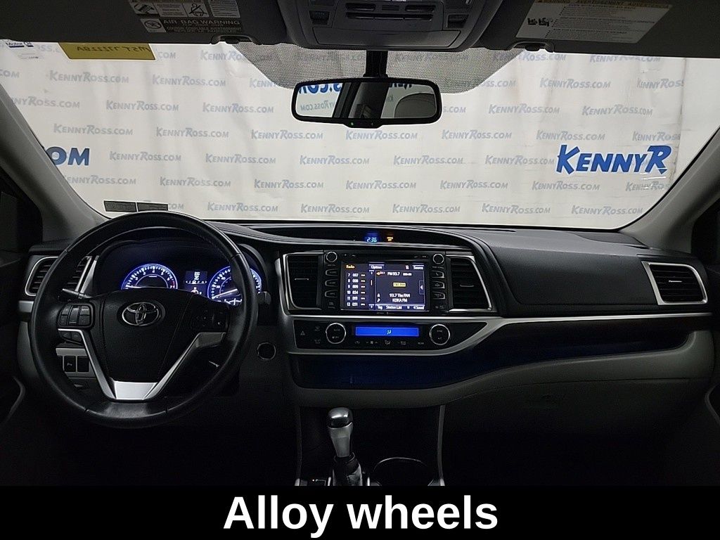 Vehicle image 16 of 22