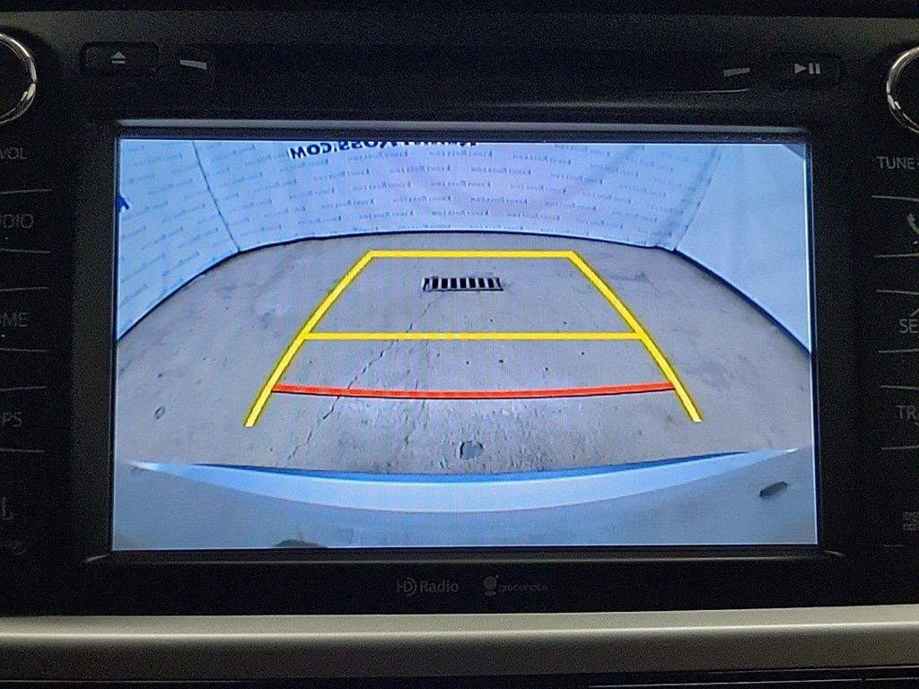 Vehicle image 18 of 22