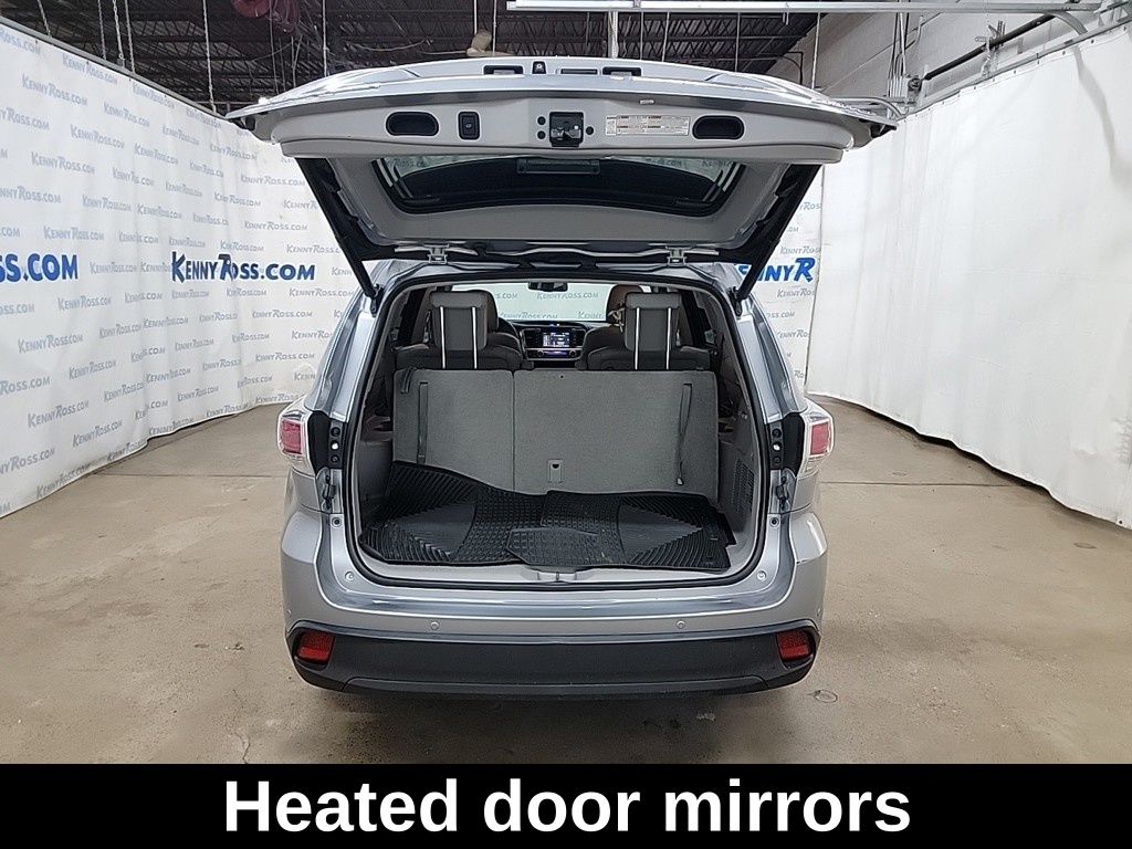 Vehicle image 12 of 22