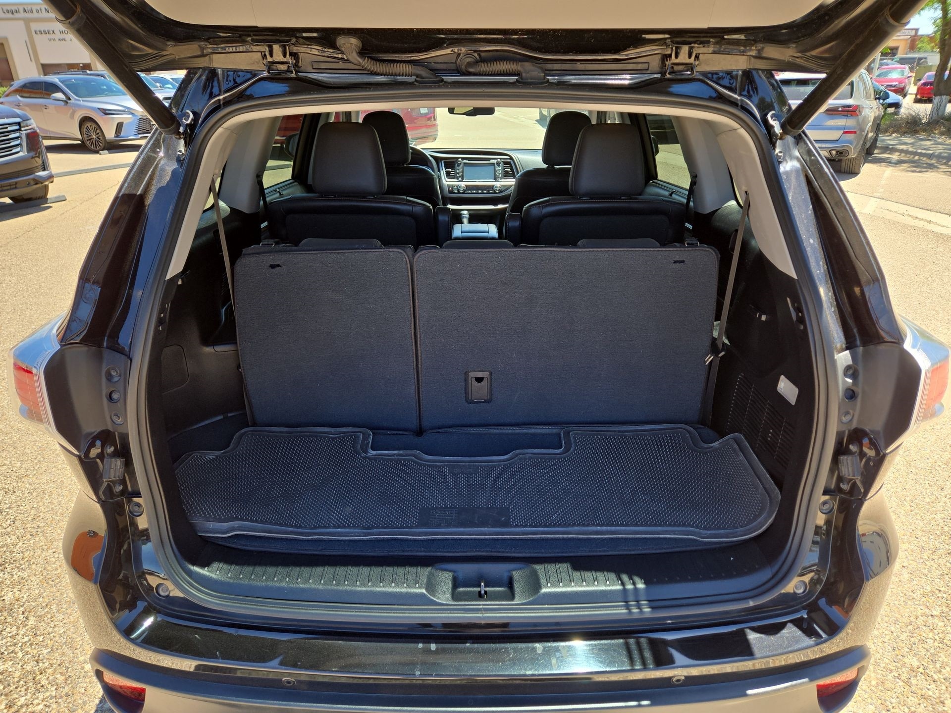 Vehicle image 12 of 22