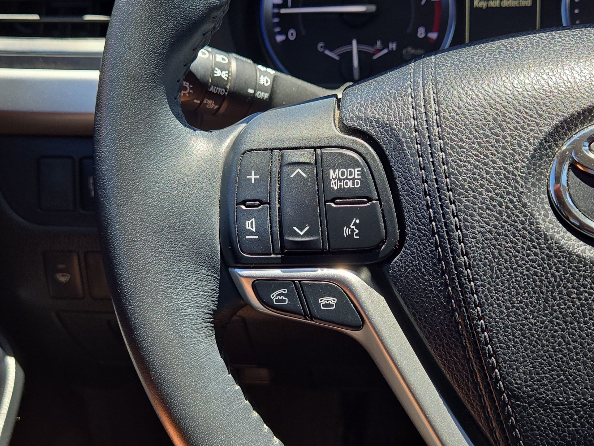 Vehicle image 21 of 22