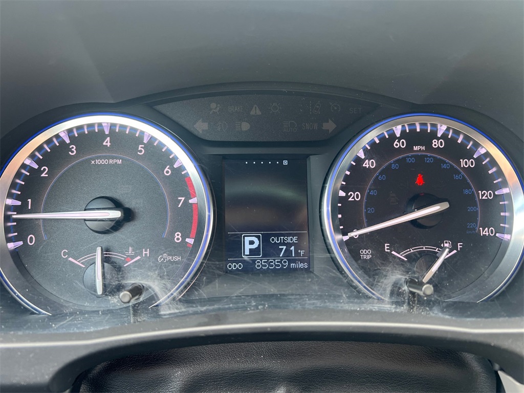 Vehicle image 16 of 32