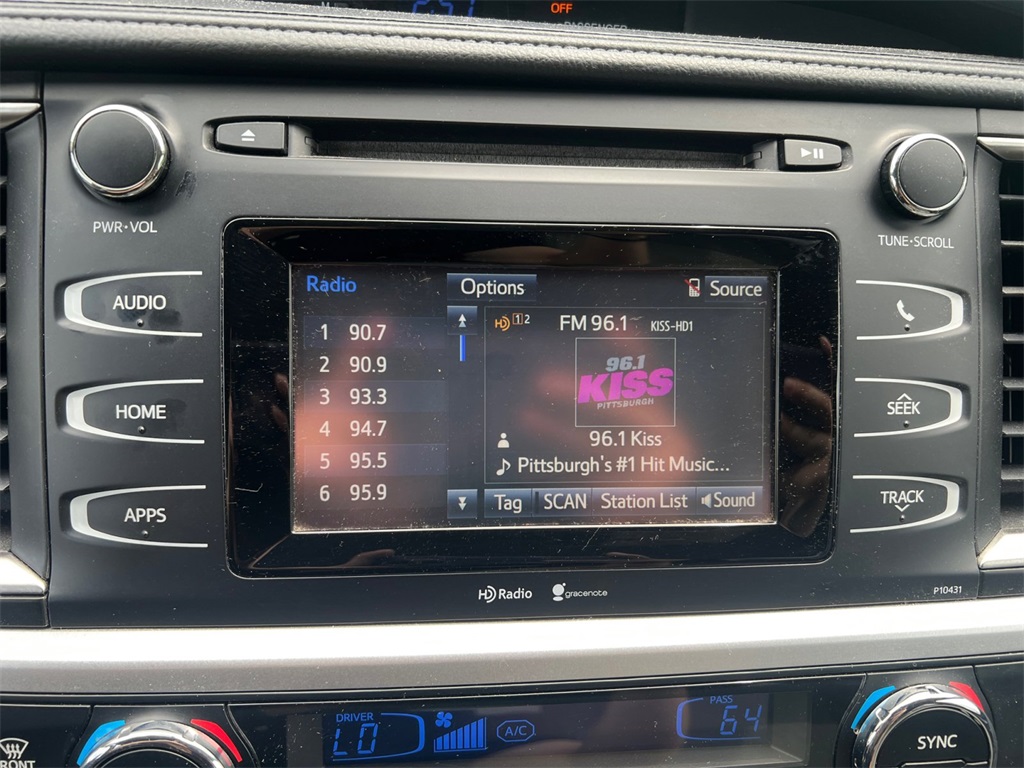 Vehicle image 17 of 32
