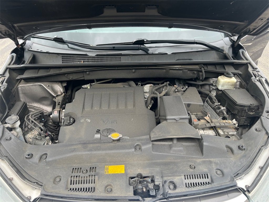 Vehicle image 27 of 32