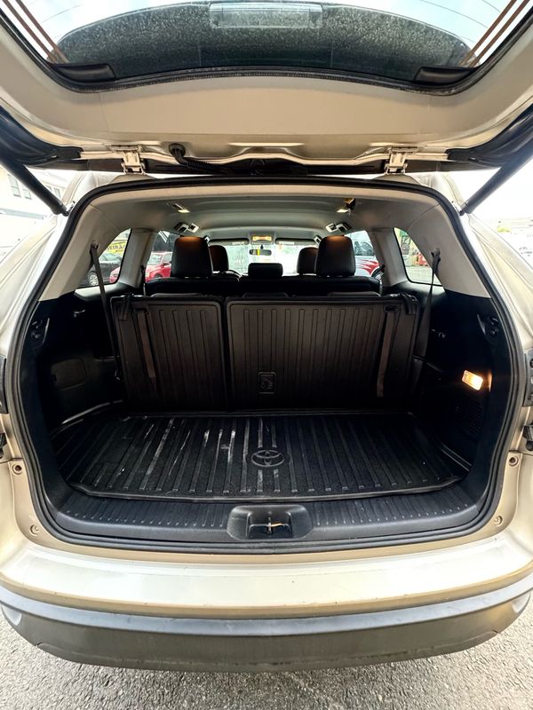 Vehicle image 16 of 16