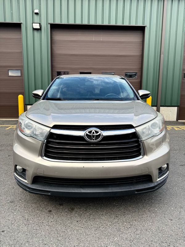 Vehicle image 2 of 16