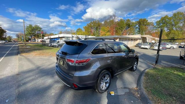 Vehicle image 5 of 27