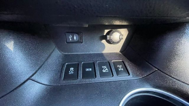 Vehicle image 14 of 27