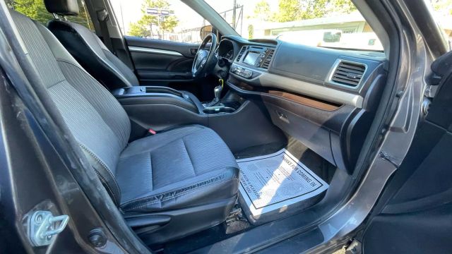Vehicle image 27 of 27