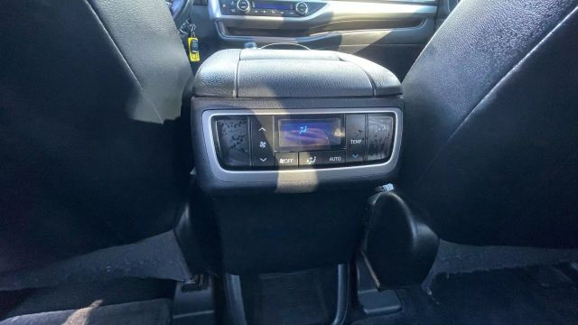 Vehicle image 20 of 27
