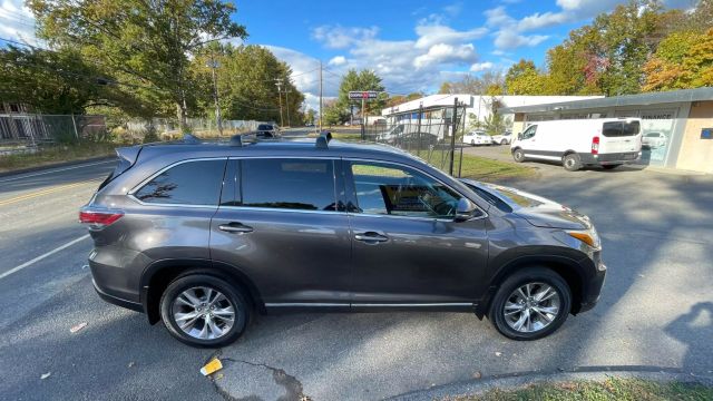 Vehicle image 4 of 27