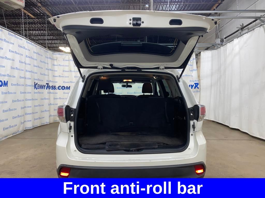 Vehicle image 23 of 30