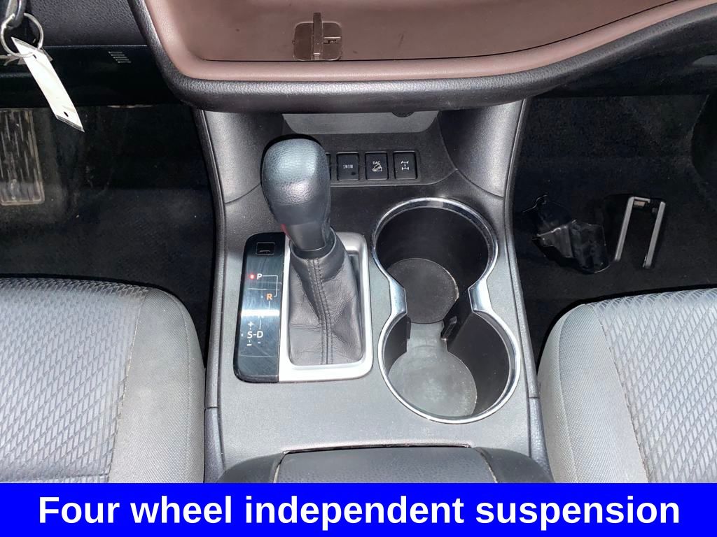 Vehicle image 18 of 30