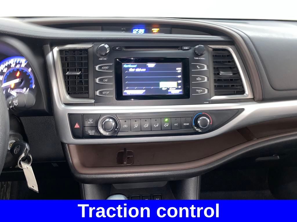 Vehicle image 16 of 30