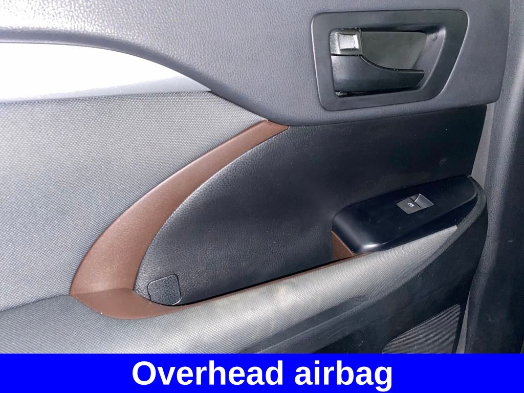Vehicle image 24 of 30