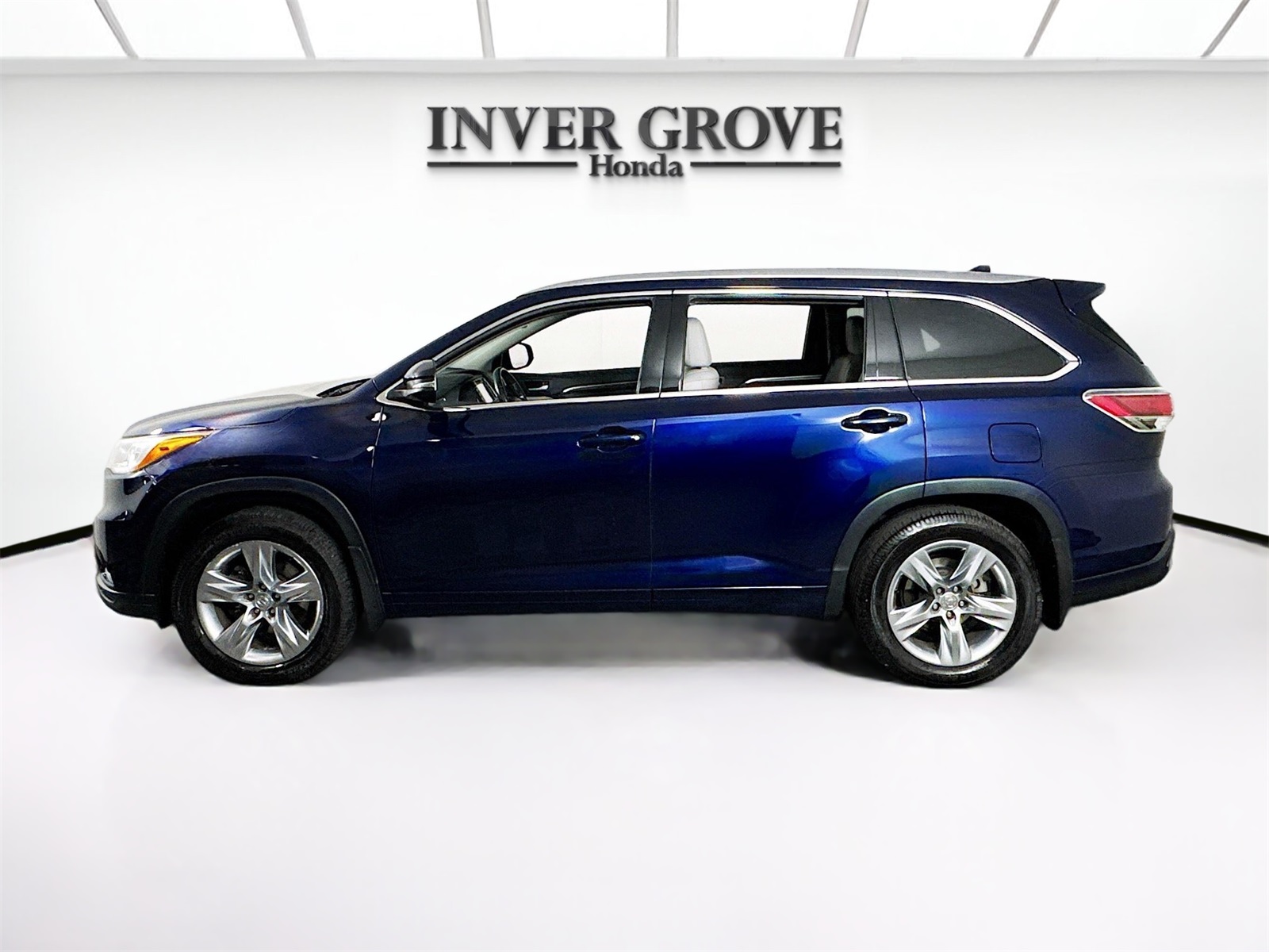 Vehicle image 8 of 31