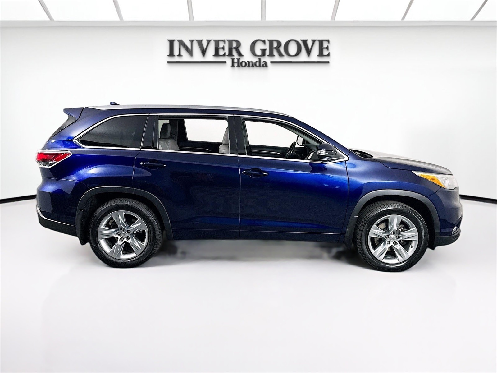Vehicle image 4 of 31