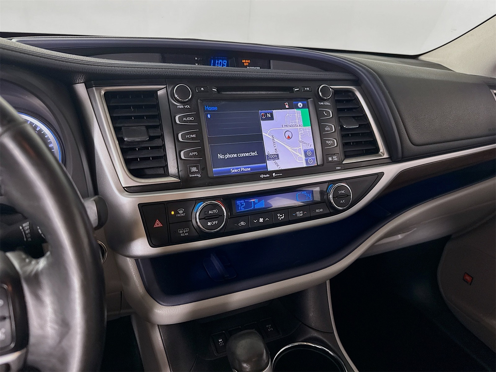 Vehicle image 20 of 31