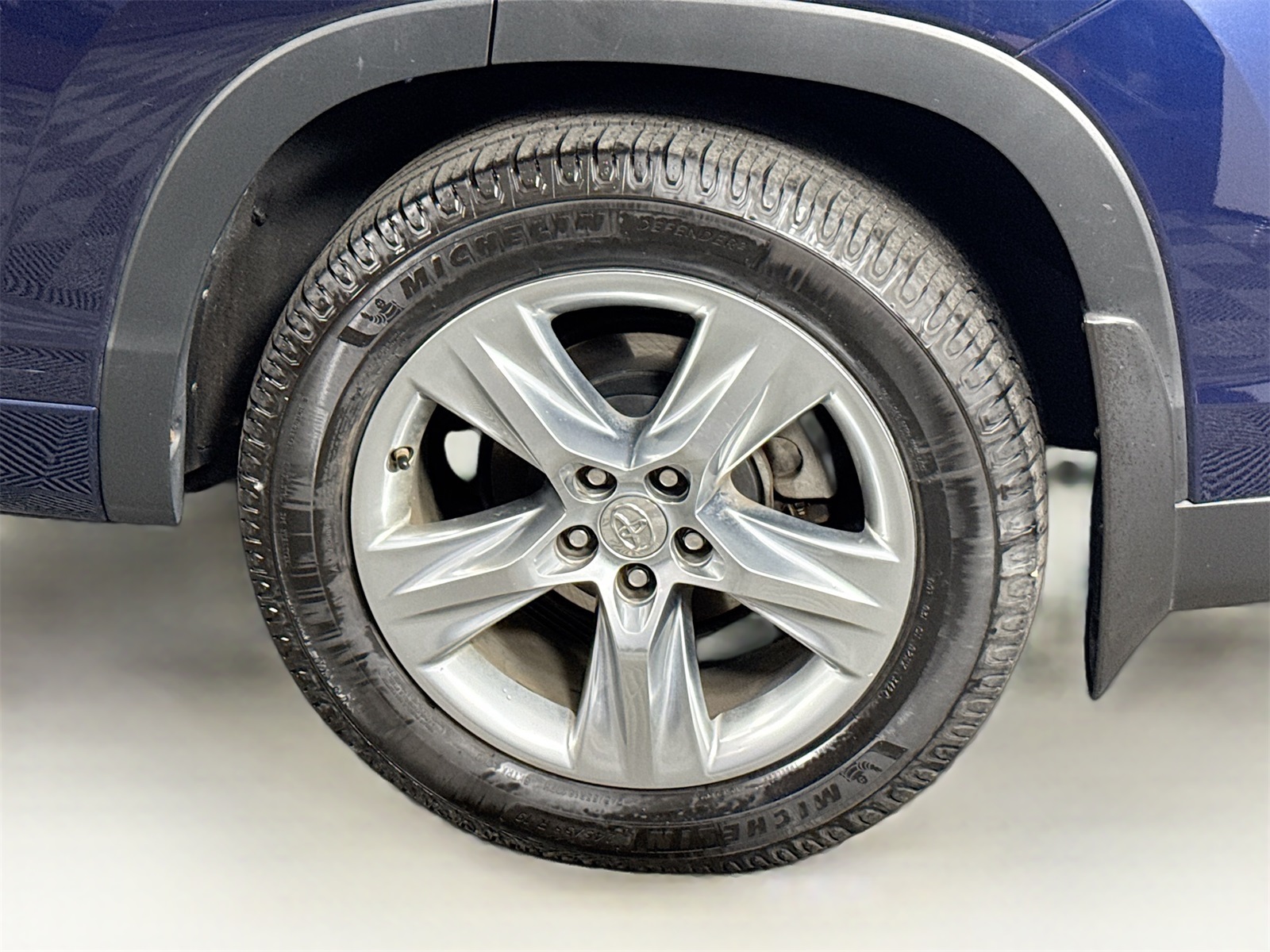 Vehicle image 10 of 31