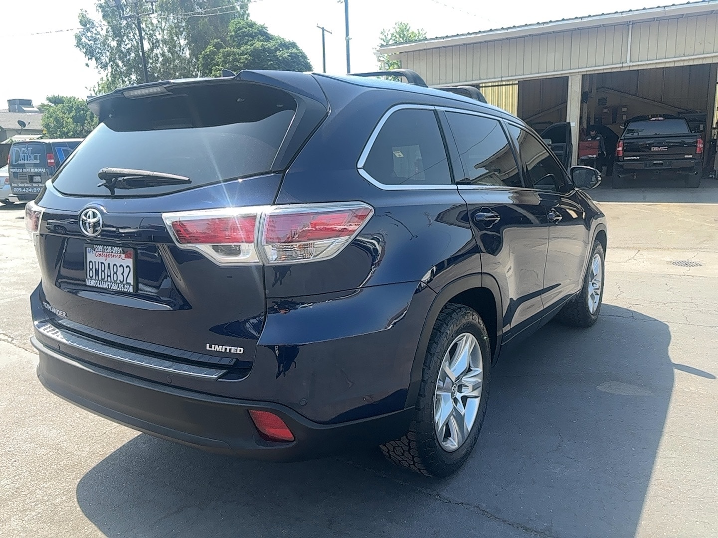 Vehicle image 4 of 18