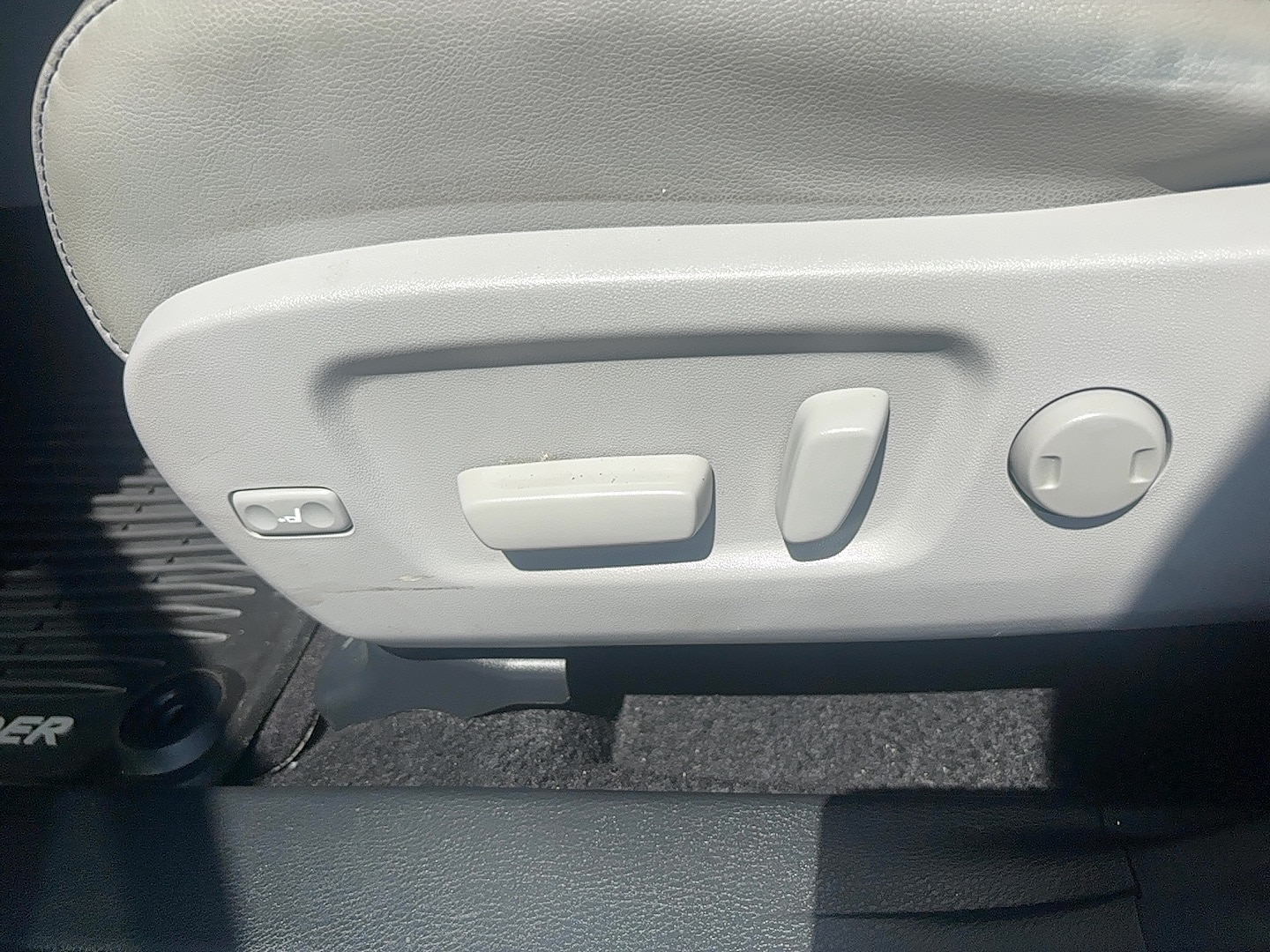 Vehicle image 12 of 18