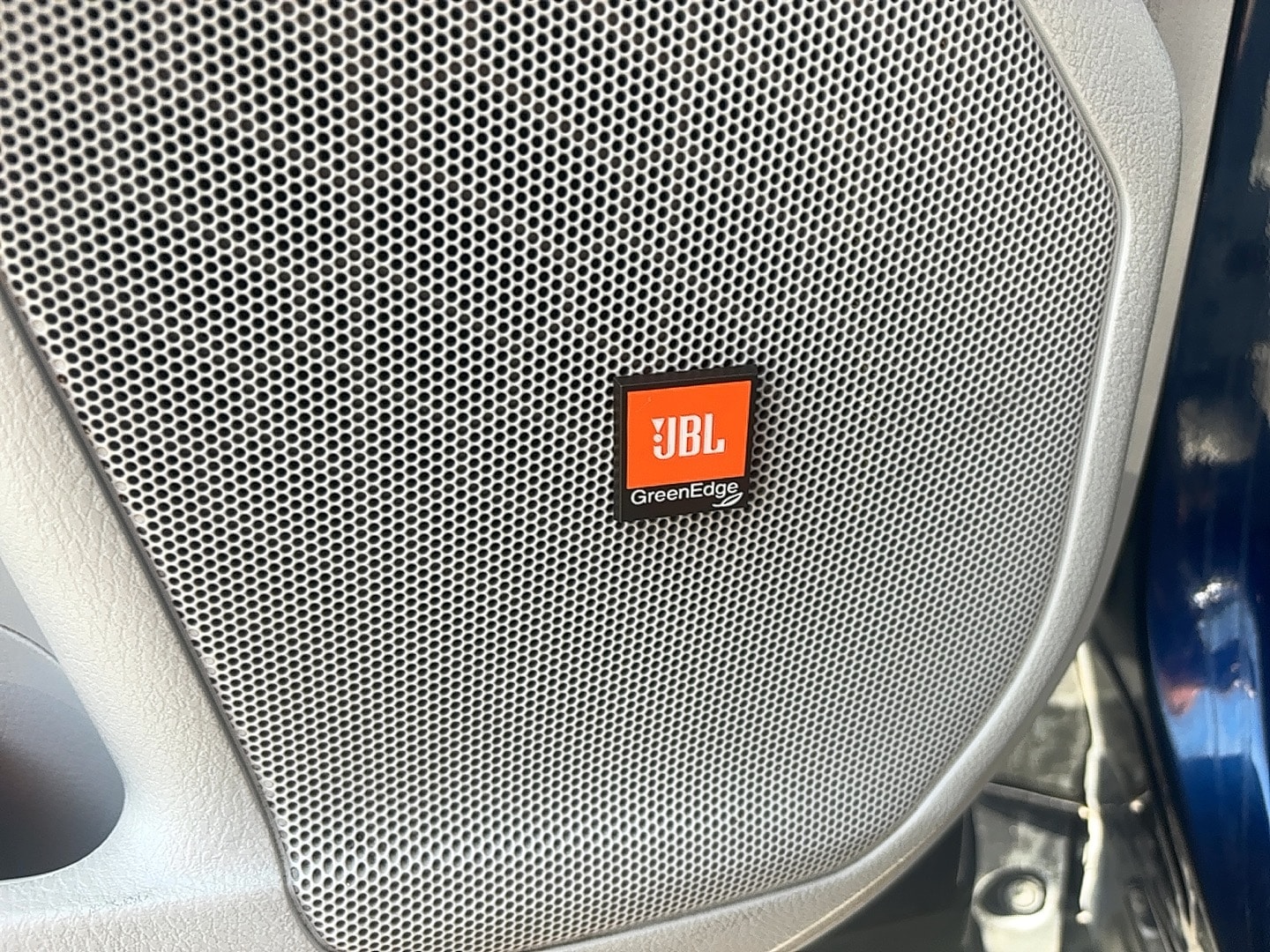 Vehicle image 10 of 18