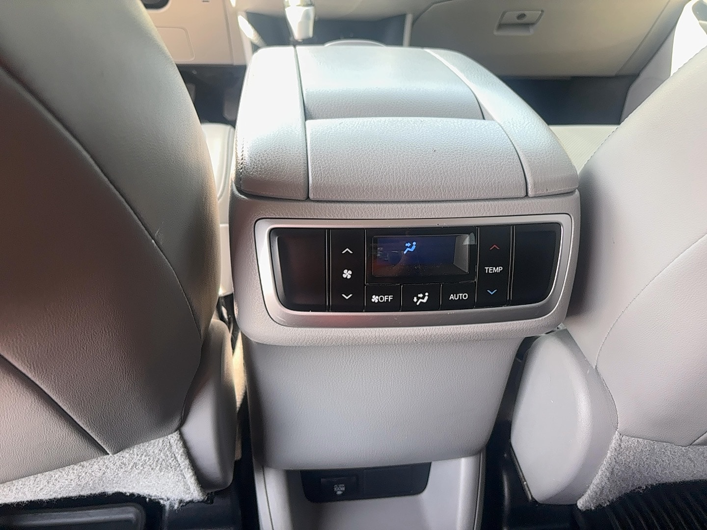 Vehicle image 17 of 18