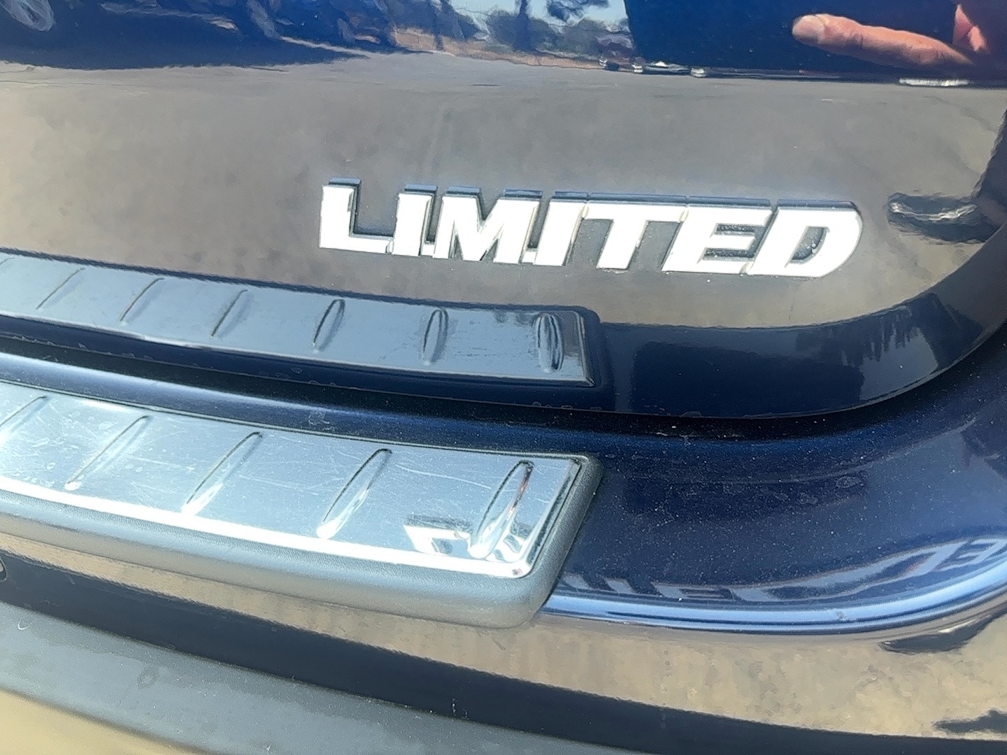 Vehicle image 8 of 18