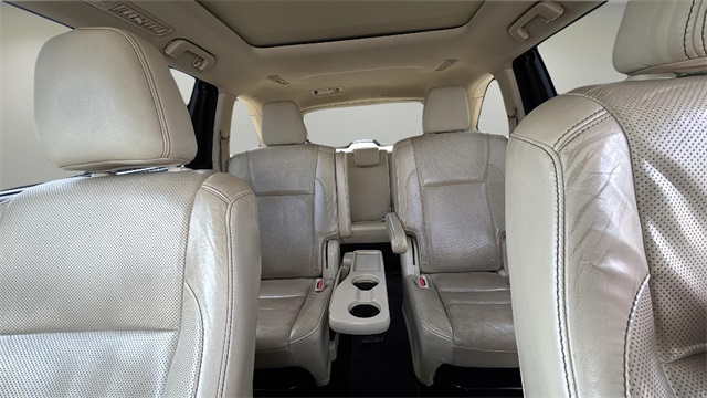 Vehicle image 12 of 21