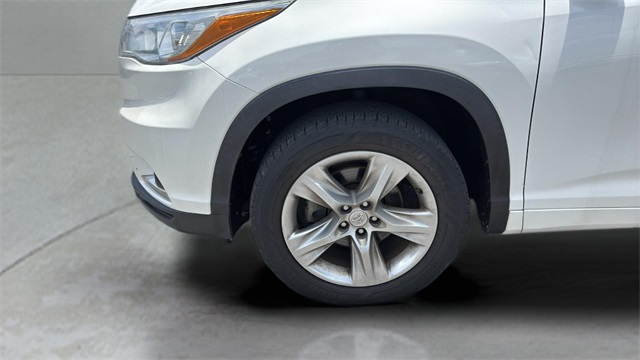 Vehicle image 20 of 21