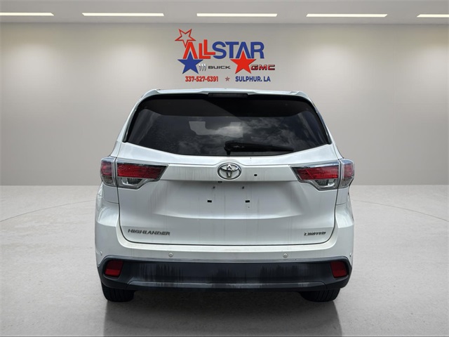 Vehicle image 4 of 21