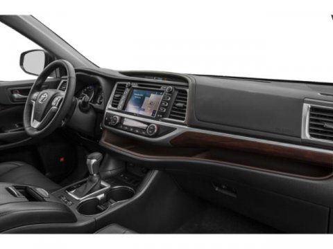 Vehicle image 13 of 19