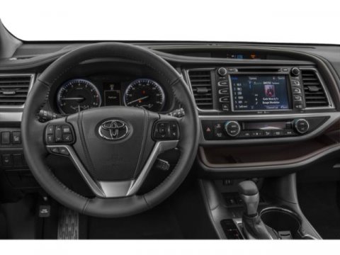 Vehicle image 14 of 19