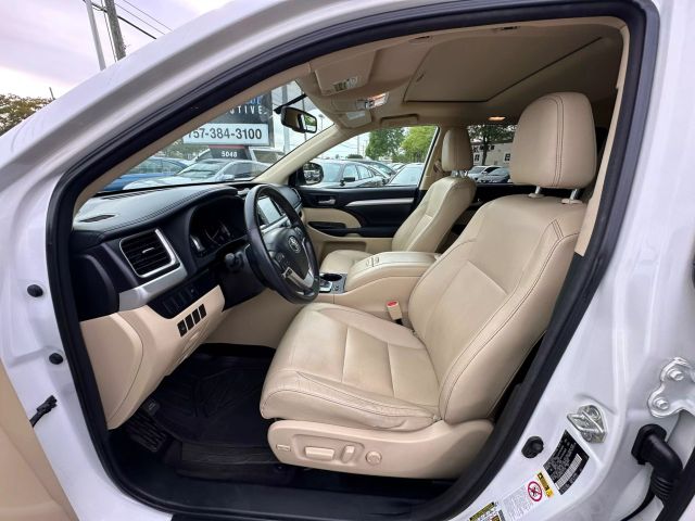 Vehicle image 11 of 55