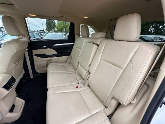 Vehicle image 19 of 55
