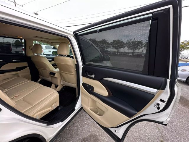 Vehicle image 27 of 55