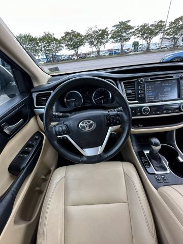 Vehicle image 36 of 55