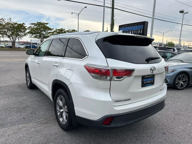 Vehicle image 8 of 55